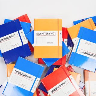 📚Představujeme nové, hravé barvy LEUCHTTURM1917 🧡💙❤️